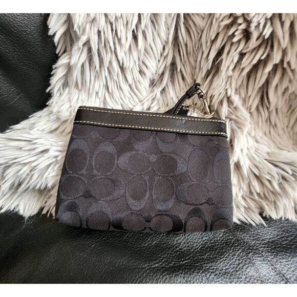 Coach Op Art Small Black Jacquard Wristlet Wallet with beautiful Red Lining - Picture 2 of 4